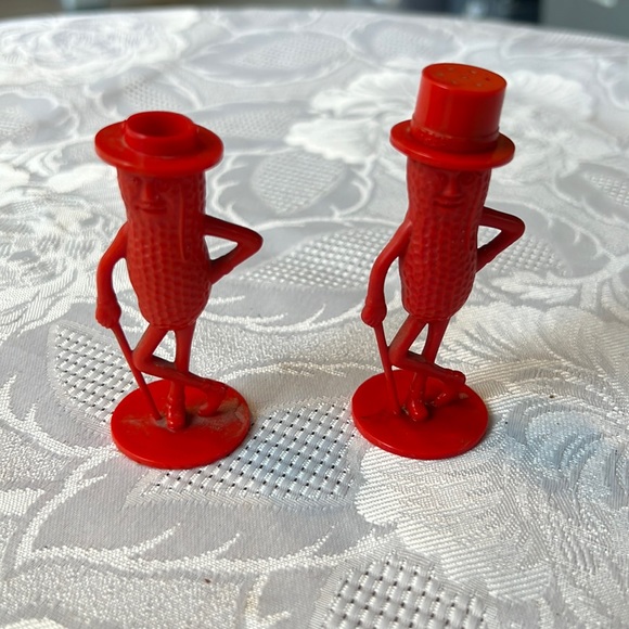 🔴LAST DAY! Vintage 1950's Mr.Peanut Salt & Pepper Shakers Planters plastic - Picture 1 of 6
